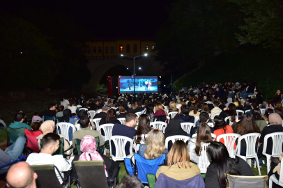 Bursa’da açık havada sinema keyfi