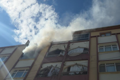 Bursa’da 6 katlı apartmanda yangın paniği