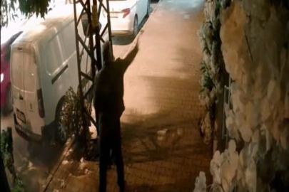 Kuaförün Camına Yumurtalı Saldırı!