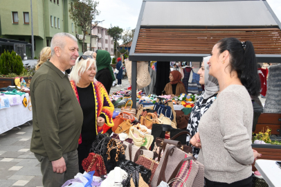 Osmangazi'de Kadın Girişimciler Sokağında El Emeği Ürünler ve Yöresel Lezzetler Sergilendi