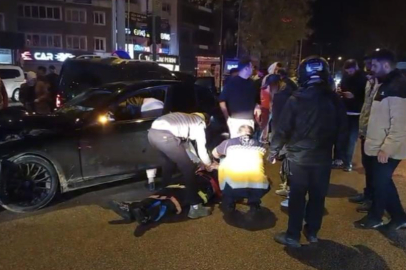 Bursa'da hafif ticari araç ile otomobil çarpıştı: 3 yaralı