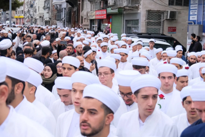 İsmailağa cemaatinden İstanbul'un göbeğinde gövde gösterisi