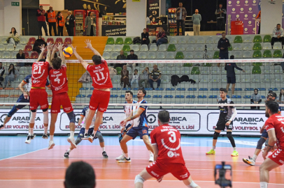 Osmangazili Voleybolcular Filede Fırtına Estirdi