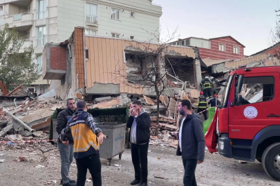 6 katlı bina çöktü: Enkaz altında 7 kişi var!