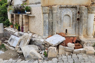 Roma dönemi mermer çeşme tahrip edildi