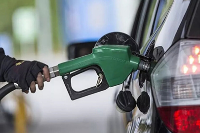 Akaryakıta zam geldi