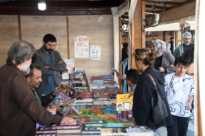 Osmangazi Kitap Fuarı’na Edebiyatseverlerden Yoğun İlgi