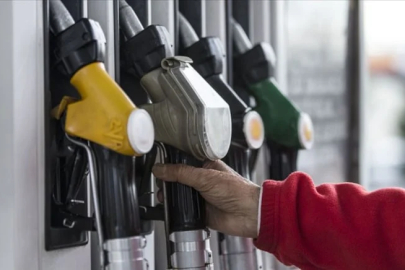 Akaryakıt fiyatlarına dev zam geldi