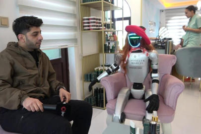 Bursa’da güzellik merkezine robot işçi mesaiye başladı