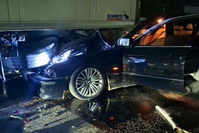 Bursa’da otomobil park halindeki tıra arkadan çarptı: 1 ağır yaralı