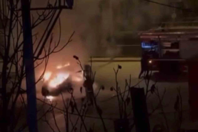 Hafif ticari araç yanarak kül oldu