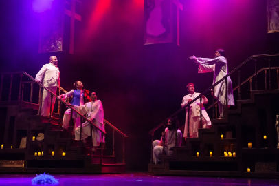 Şehir Tiyatrosu perdelerini öğretmenler için ücretsiz açıyor