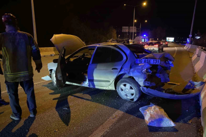 Bursa’da feci kaza: Bariyere çarpıp takla attı, 2 yaralı