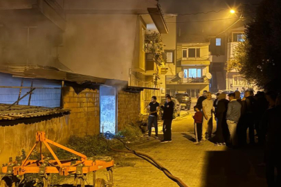 Bursa'da üç katlı binada çıkan yangın