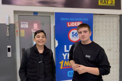 Arızalanan asansörde 45 dakika mahsur kaldılar