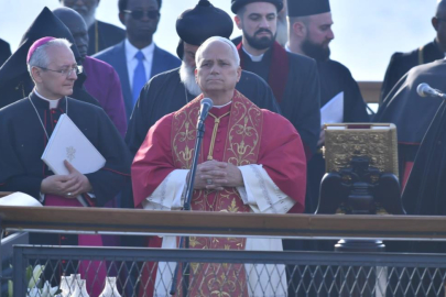 Papa'dan İznik'e tarihi ziyaret ve tarihi ayin...