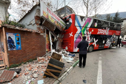 Bursa'da imdat freni boşalan öğrenci otobüsü manava daldı...