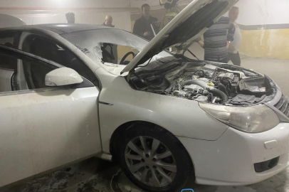 Bursa'da kapalı otoparkta yanan otomobil paniğe neden oldu