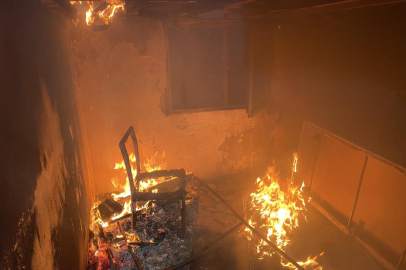 Bursa’da terk edilen evde çıkan yangın paniğe neden oldu