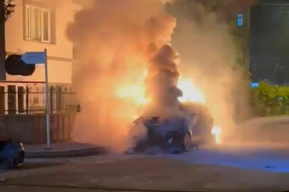 Bursa'da seyir halindeki otomobil alev aldı