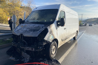 Bursa'da minibüs yangını: BUSKİ Ekipleri yangının büyümesini önledi