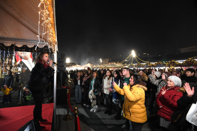 Yeni Yıl Festivali’nde Şarkılar Bursalıların İçini Isıttı