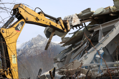Uludağ’ın Güzelliklerini Mahveden Yapılara Anında Müdahale