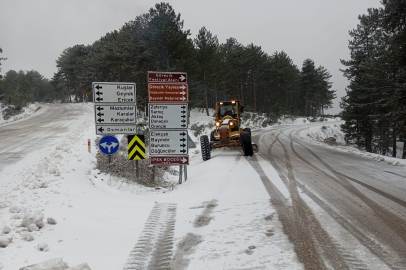Bursa’da Kar Mesaisi: Bozbey “Hiç Endişe Etmeyin, Tüm Yollar Açık”