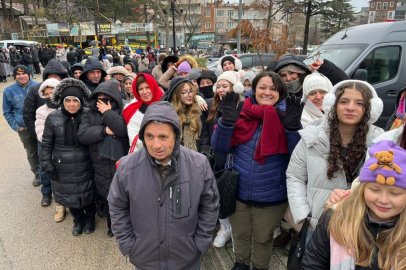 Yüzlerce metre kuyruk, herkes aynı şeyi istiyor