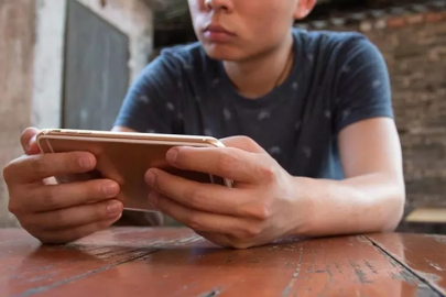 15 yaş altındaki çocuklara sosyal medya yasağı