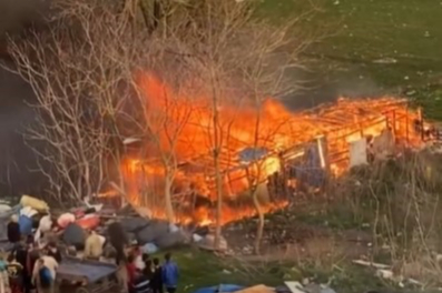 Bursa'da ağıl alev alev yandı