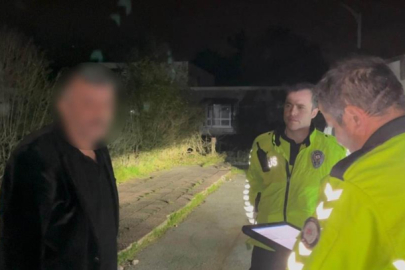 Bursa'da Trafik Polisinin 'Altın' Sabrı! Alkolmetreyi görünce çişi geldi!"