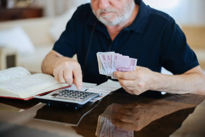 Bu yıl emekli olan düşük maaş alacak! 2025'e göre yüzde 30 fark oluştu