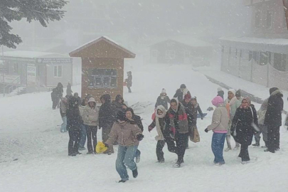 Uludağ'da kar kalınlığı 60 santimetreyi geçti
