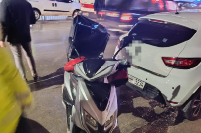 Bursa'da motosiklet yayalara çarptı: 1'i ağır 2 yaralı
