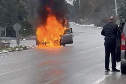 Bursa'da otomobil alev topuna döndü