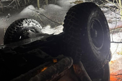 Kar yağışı kazaya neden oldu, 5  yaralı