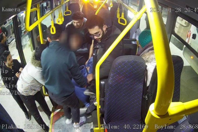 Bursa'da halk otobüsünde zamanla yarış...Kalp krizi geçiren yolcu için acile kırdı