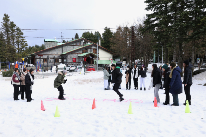 Üniversite Sınavına Hazırlanan Öğrencilere Moral Kampı
