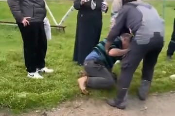 Bursa'da servis minibüsünden inen sürücüye araç çarptı