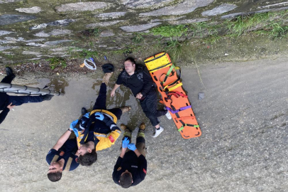 Bursa'da dereye düşen adam kalp masajıyla hayata döndürüldü