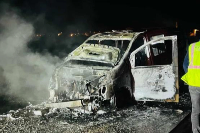 Bursa’da seyir halindeki araç alevlere teslim oldu