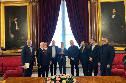 Başkan Bozbey Avrupa'da tarihi kent modelini inceledi