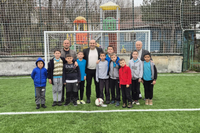 Büyükorhan'daki halı saha sil baştan yenilendi