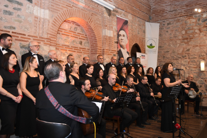Osmangazi’de müzik ziyafeti: Sevgi dolu türküler hep bir ağızdan söylendi