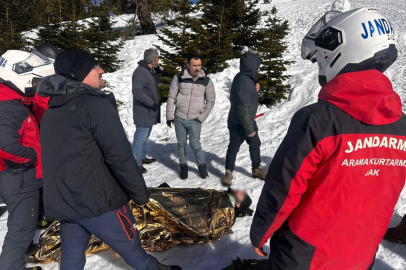 Uludağ'da kızak faciası: Dereye uçan tatilciyi JAK kurtardı