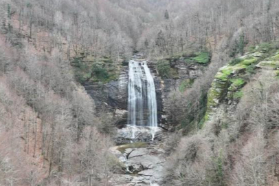 Kar suları Suuçtu Şelalesini coşturdu...