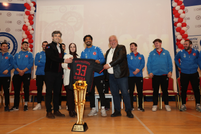 Nilüferli hentbolcular gençlerle buluştu