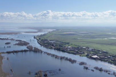 Bursa'da evlerin bahçeleri sular altında kaldı
