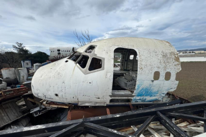 Bursa'da hurdacıdaki Boeing 747 uçak görenleri şaşkına çeviriyor